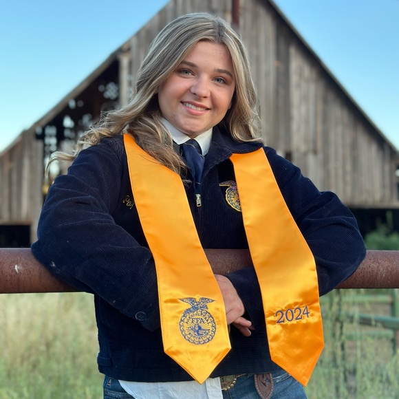 Meet your Posher, Paige - Picture 1 of 1